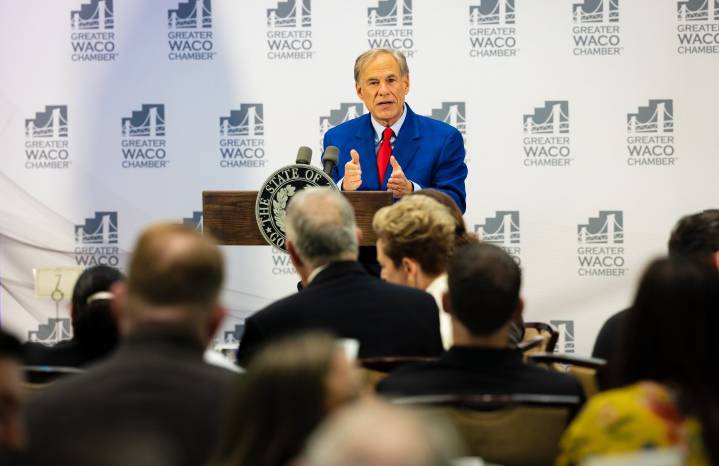 Abbott arranca su campaña en Houston con propuesta de alivio fiscal