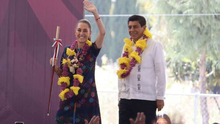 Sheinbaum Entrega Alrededor de 900 km de Caminos Repavimentados en la Mixteca, Oaxaca