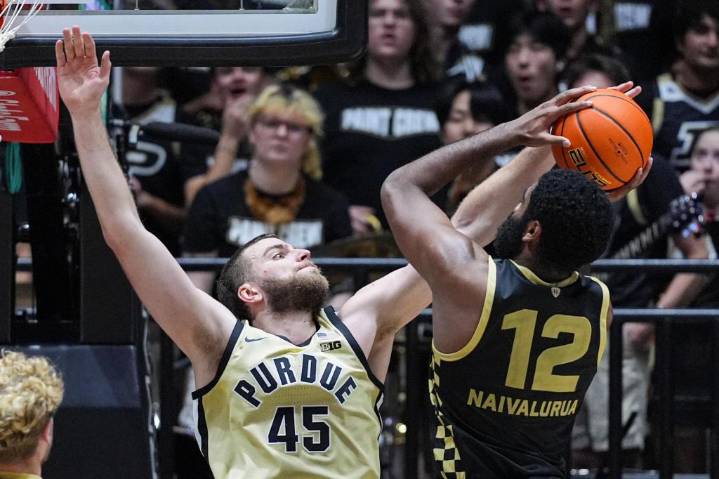 Smith leads balanced attack as No. 1 Purdue defeats stubborn Oakland 87