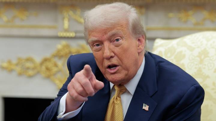 What's at stake for the economy as the Supreme Court weighs Trump's tariffs