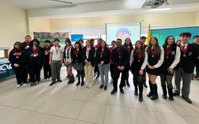 Estudiantes de Coyhaique participaron en primer Torneo de Debates de la Región de Aysén