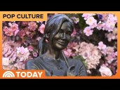 Renée Zellweger Unveils Bridget Jones Statue in London