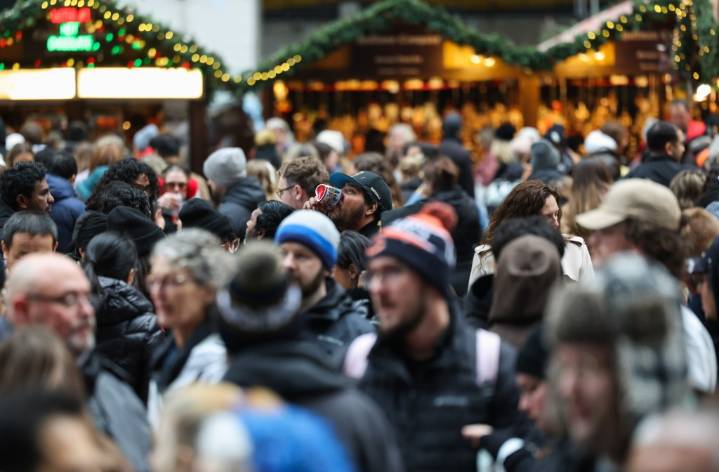 Chicago officials ease capacity limit for Christkindlmarket