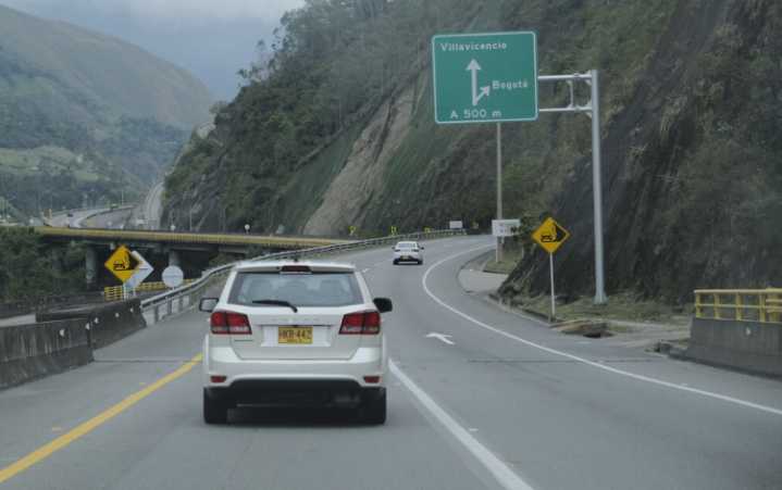 Plantean subir arancel a importación de vehículo al 35% en Colombia