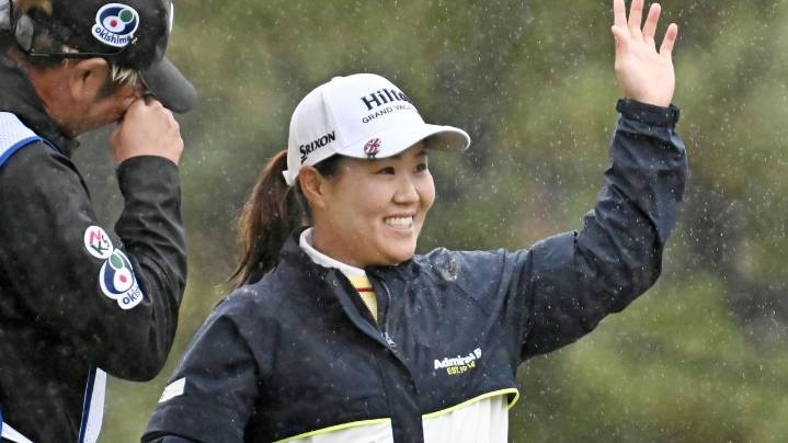 Nasa Hataoka wins in a playoff to take the rain-shortened LPGA Toto Japan Classic