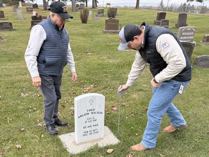 Douglas Machine donates stars to mark graves of veterans
