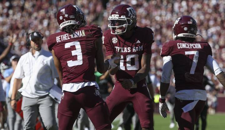 Deadspin | Top 25 roundup: Down 27, No. 3 Texas A&M rallies to stay unbeaten