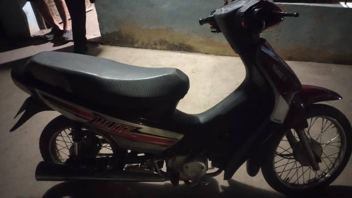 Hurto frustrado: una familia recuperó su moto y la Policía atrapó al sospechoso