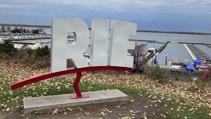 Iconic Erie sign is missing a letter. Where did it go?