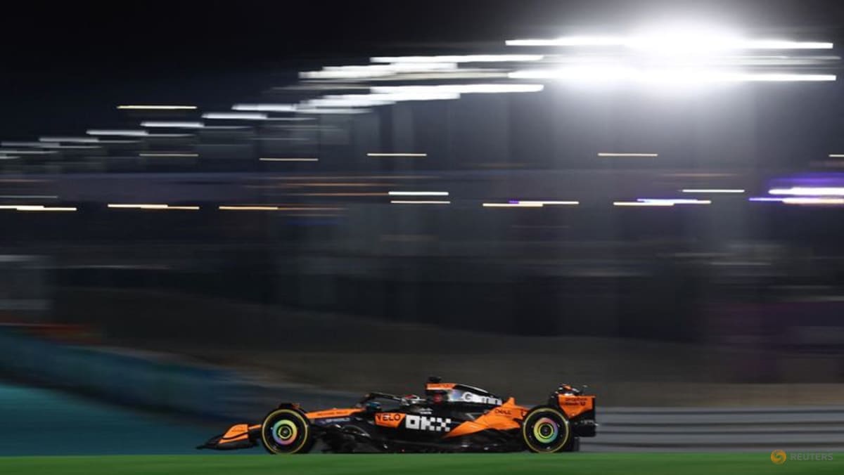 Piastri wins Qatar sprint to trim Norris's lead to 22 points