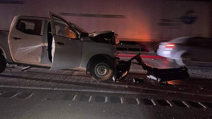 Hombre herido tras estrellarse en tráiler