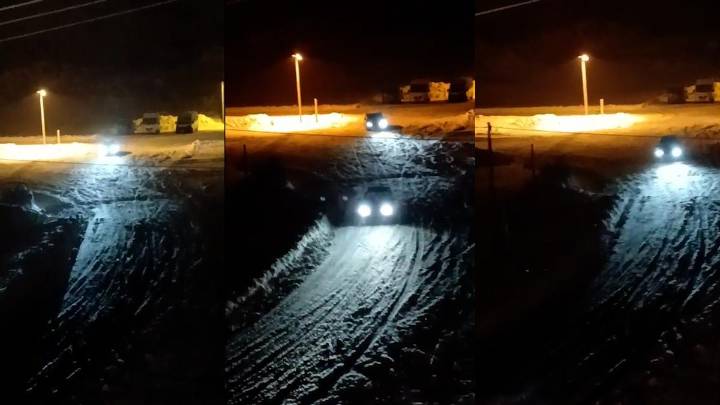 Rally nocturno (e ilegal) en la nieve, los vecinos alertan de carreras clandestinas en la urbanización de la estación de Pajares: "Un día puede haber una desgracia"