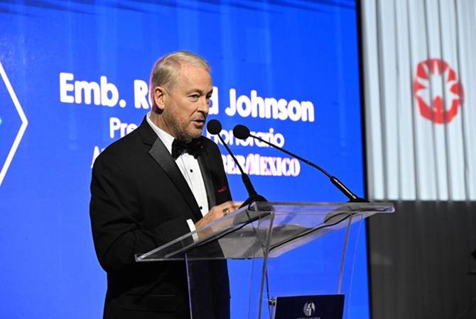 Inicia otra etapa en la relación bilateral con nueva embajada: Ronald Johnson