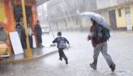 Senamhi emite alerta naranja por fuertes lluvias: reportan inundaciones y huaicos en varias regiones