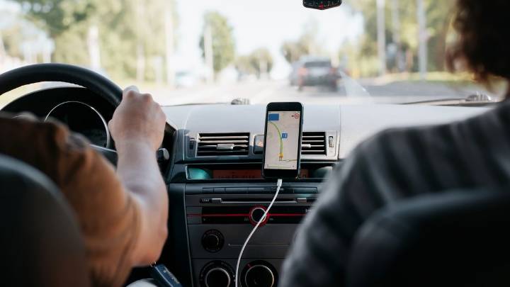 Aplicaciones de viajes: apuestan al registro de los choferes, vehículos y mayores controles