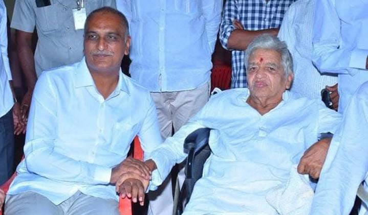 Harish Rao felicitates educationist Chukka Ramaiah on His 100th birthday