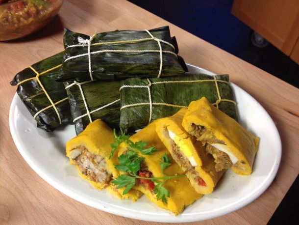 Venezolanos buscan ofertas para asegurar su hallaca en Navidad