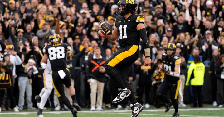 Iowa QB Mark Gronowski's running ability concerns No. 6 Oregon as much as his passing skills