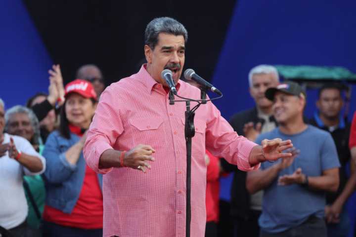 Maduro convoca a vigilia y marcha permanente frente a ejercicios de EEUU