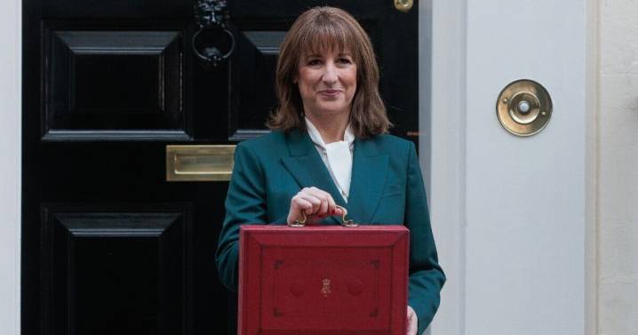 Warning to savers moving money as Rachel Reeves closes 'loophole' 
