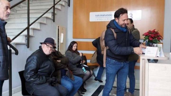 Unas explicaciones que no convencen y que no frenan la vía judicial en Las Cortes