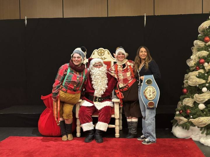 Santa’s early arrival: Kim Clavel shines as Montreal’s new ‘Star Fairy’