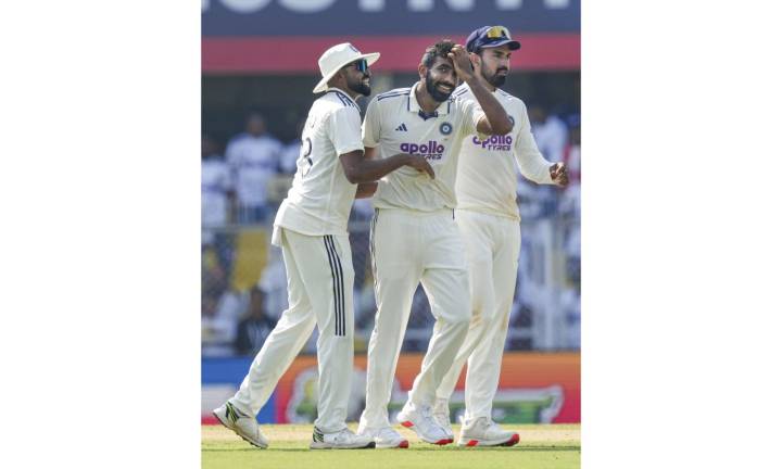 Bumrah remove Markram as South Africa reach 82 for 1 at tea