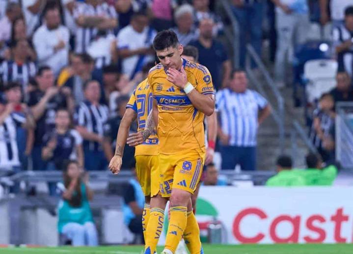 Le quitan tarjeta roja a Jesús Angulo