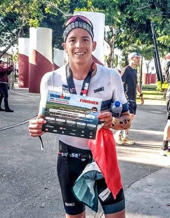 A paso firme César Cárdenas en Ironman Cozumel