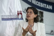 Congresista Edwin Martínez denuncia a la jefa del Reniec por difusión masiva de datos personales