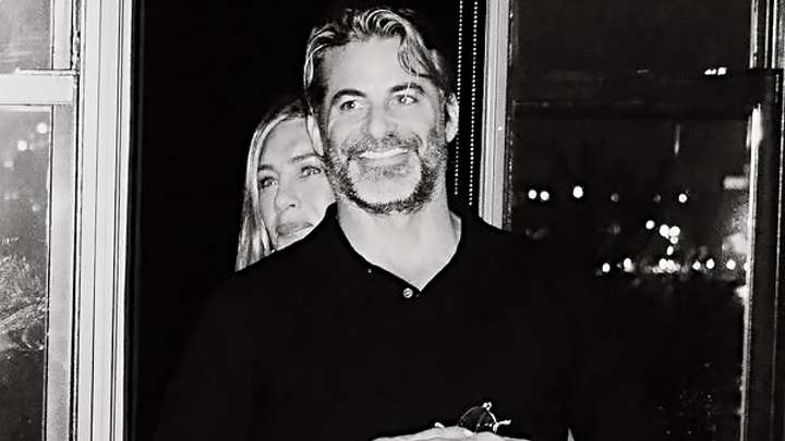 Jennifer Aniston y Jim Curtis son pareja y esto se sabe
