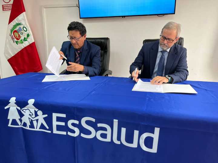 EsSalud amplía coberturas del Seguro +Vida tras renovar contrato con aseguradora