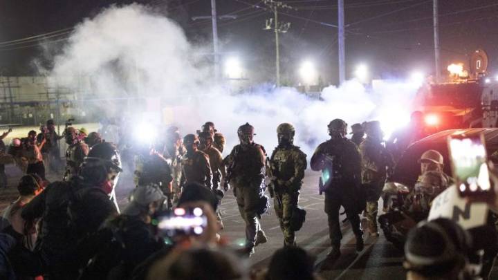 Juez federal en Illinois ordena la liberación de centenares de inmigrantes detenidos en las redadas