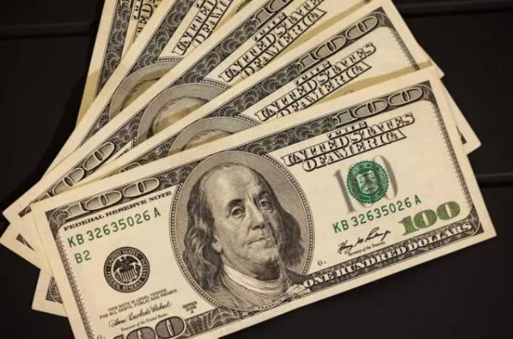 El dólar oficial anotó su segunda suba consecutiva, mientras los futuros empezaron a despertarse