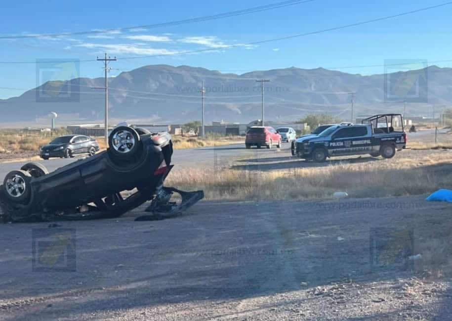 Mujer pierde la vida tras volcadura en camino del Cereso al Lombardo Toledano