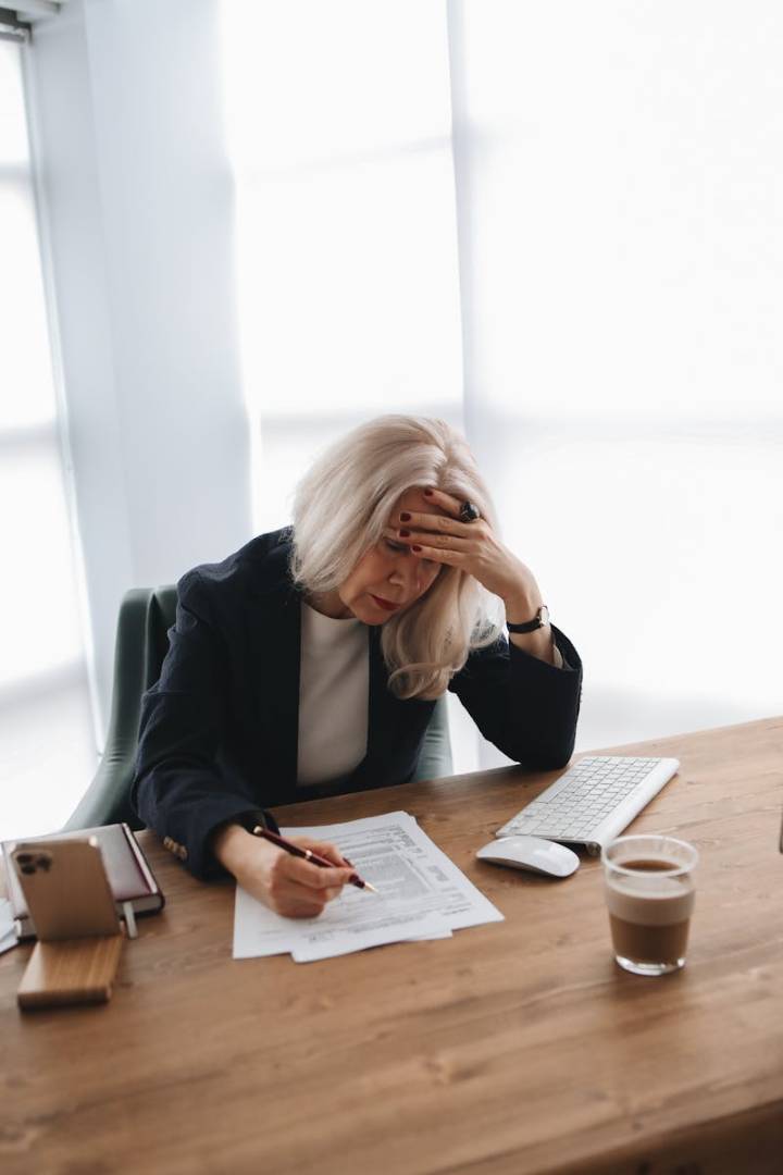 Liderar con Cuidado: Las Mujeres Latinoamericanas Están Reescribiendo el Agotamiento y la Cultura Empresarial