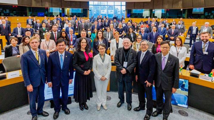 "Una línea roja": China lanza seria advertencia a la UE