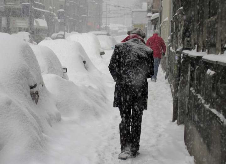 Cold Snaps, Heat Waves Kill Thousands Annually