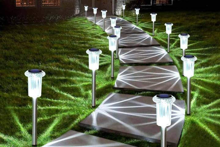 'Super Bright' Solar Lights Are on Sale at Amazon