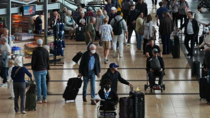 US airlines cancel over 1,000 flights for a second straight day largely due to government shutdown