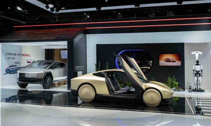 Tesla makes a splash at China’s Import Expo with Cybercab and Optimus