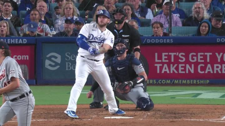 Max Muncy seguirá un año con los Dodgers