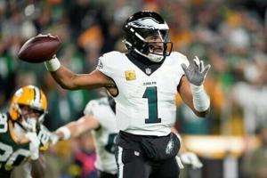 Eagles edge Green Bay as Packers fall from division lead