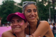 Carolina Yuste debuta como directora con un documental sobre la experiencia trans: "Prefiero que me llamen guape antes que guapa"