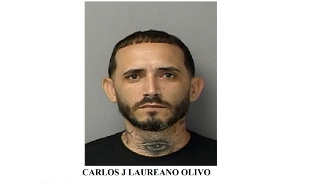 Radican cargos a hombre que alteraba su cheque para cobrar más dinero