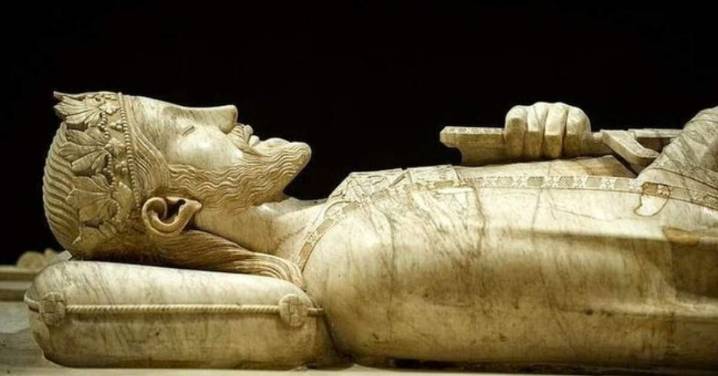 La increíble historia del rey aragonés con dos cabezas y un mar a sus pies