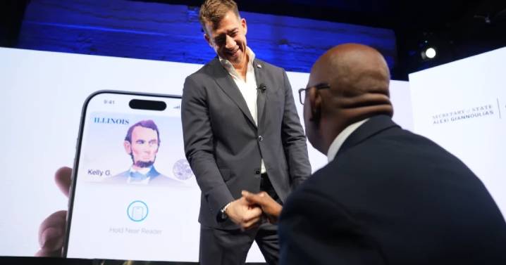 Digital driver's licenses, IDs available to Illinois residents starting Wednesday