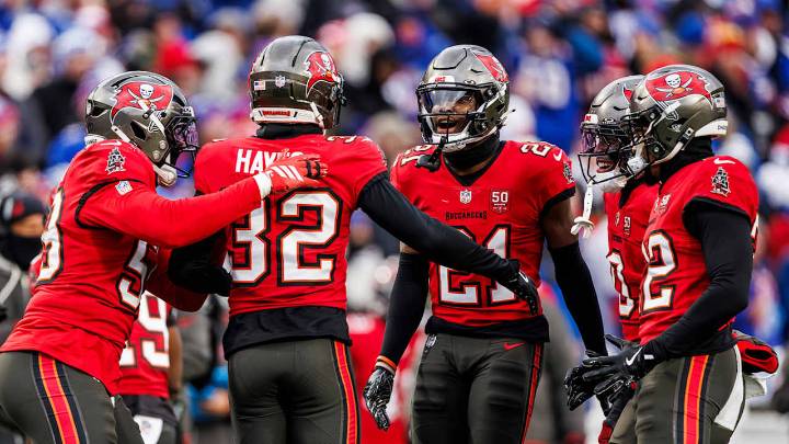 Playoff Push 2025: Bucs Remain in NFC's Fourth Slot