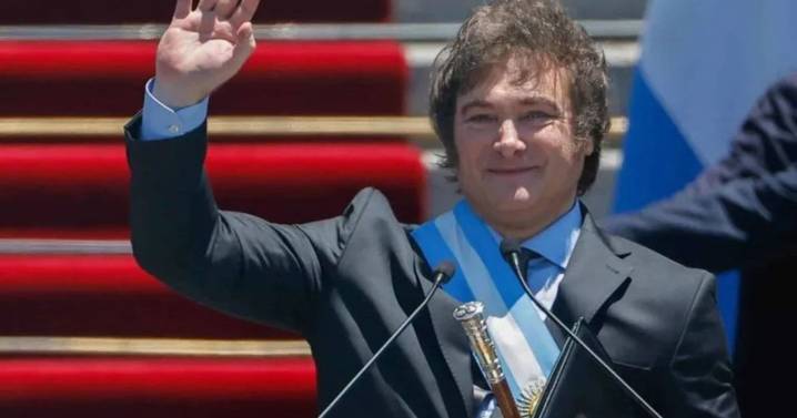 El Gobierno de Javier Milei se reordena y prepara el regreso del “plan motosierra” para reducir la planta estatal en 2026