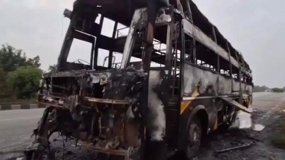 Private Bus Catches Fire Near Nalgonda, no casualties